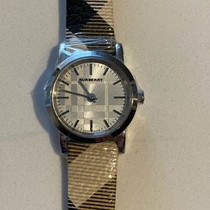 Burberry Women’s Luxury Silver Check Watch BU1759